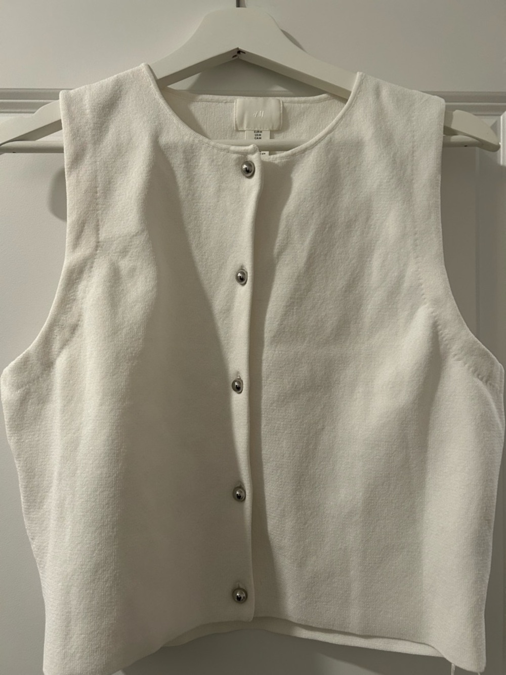 H&M Cream Button-Front Sleeveless Knit Crop Top